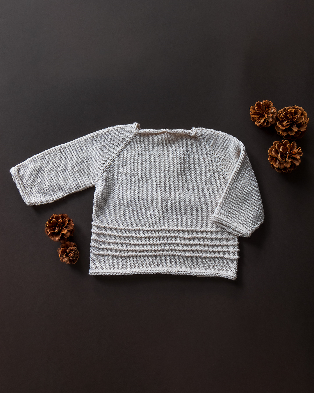 SnuggleDreams Baby Pullover – Handgestrickt aus Merino- und Alpakawolle, Weich & Atmungsaktiv