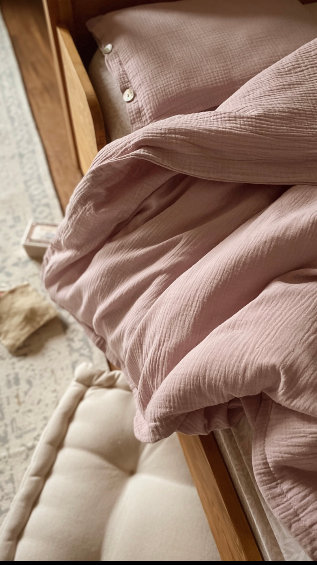 Musselin-Traumland: Zartes Kinderbettset für himmlischen Schlafkomfort