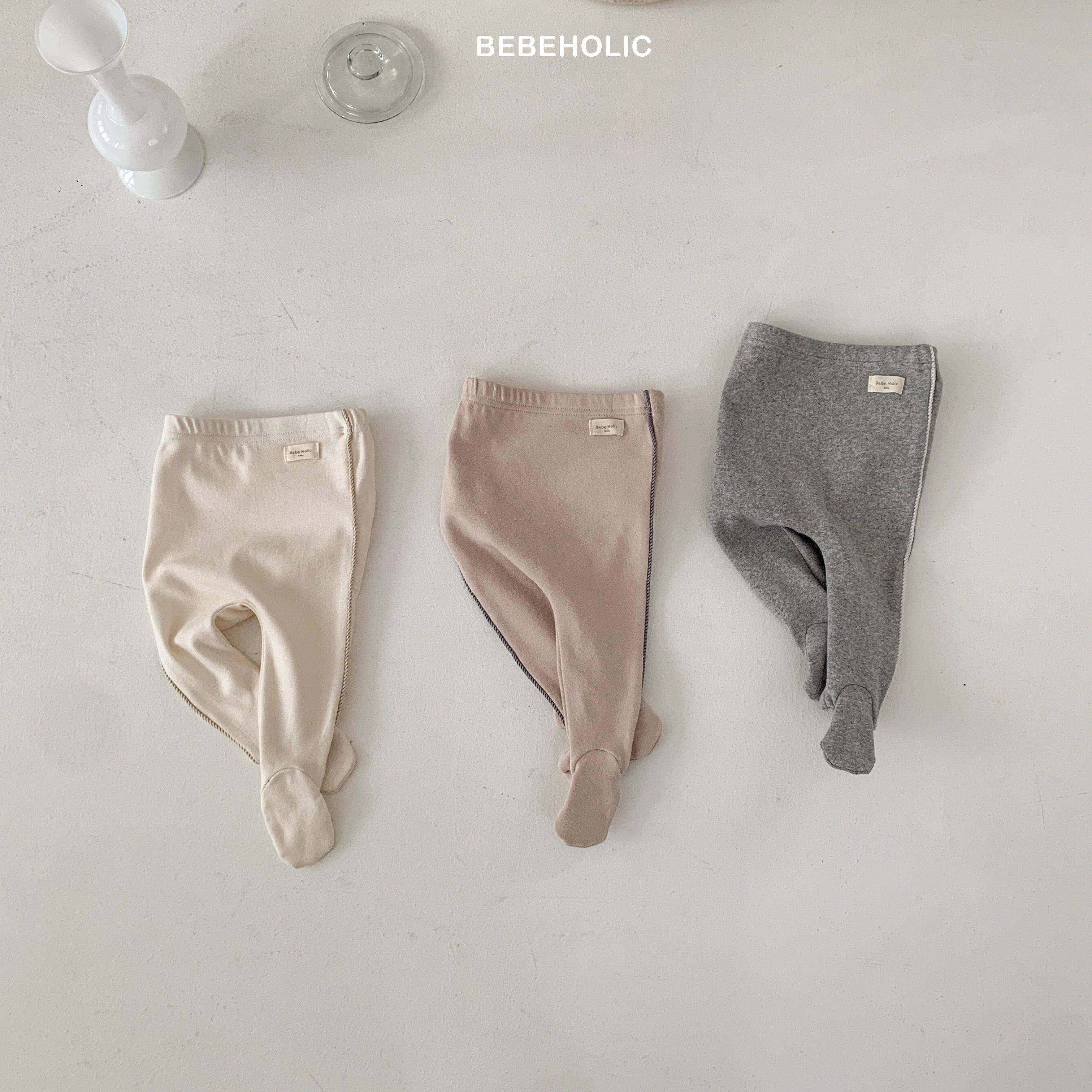 Line Foot Leggings